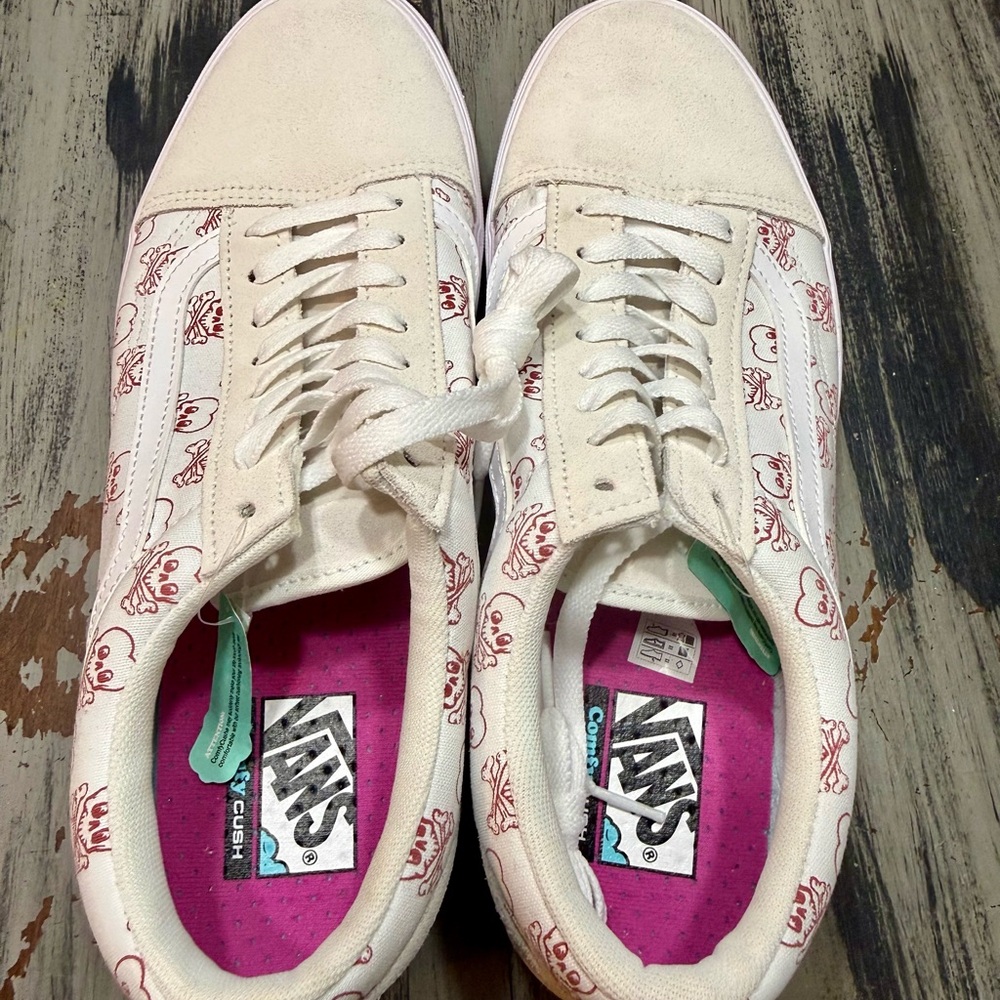 Vans Old Skool Cream & Pink Skull Print Sneakers Mens size 12 NWT! - Picture 5 of 13